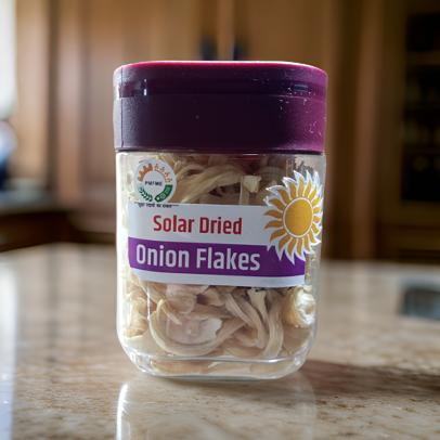 solar-dried-onion-flakes-shgeshop
