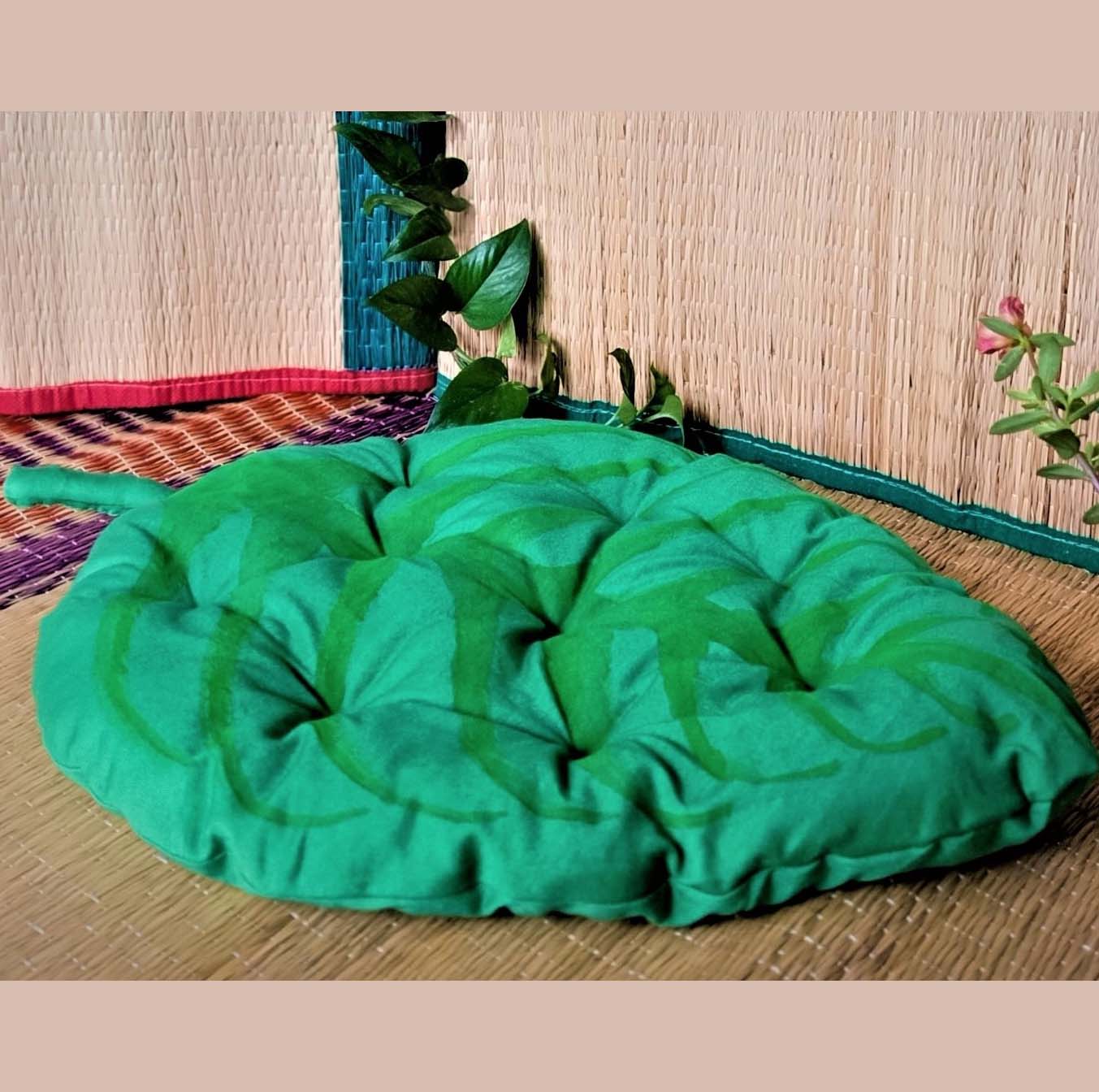 Fluffy Doll Bed – Leaf Shaped
